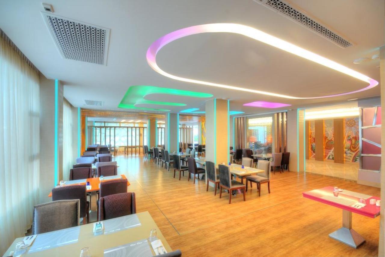 One One Bangkok Hotel Bagian luar foto