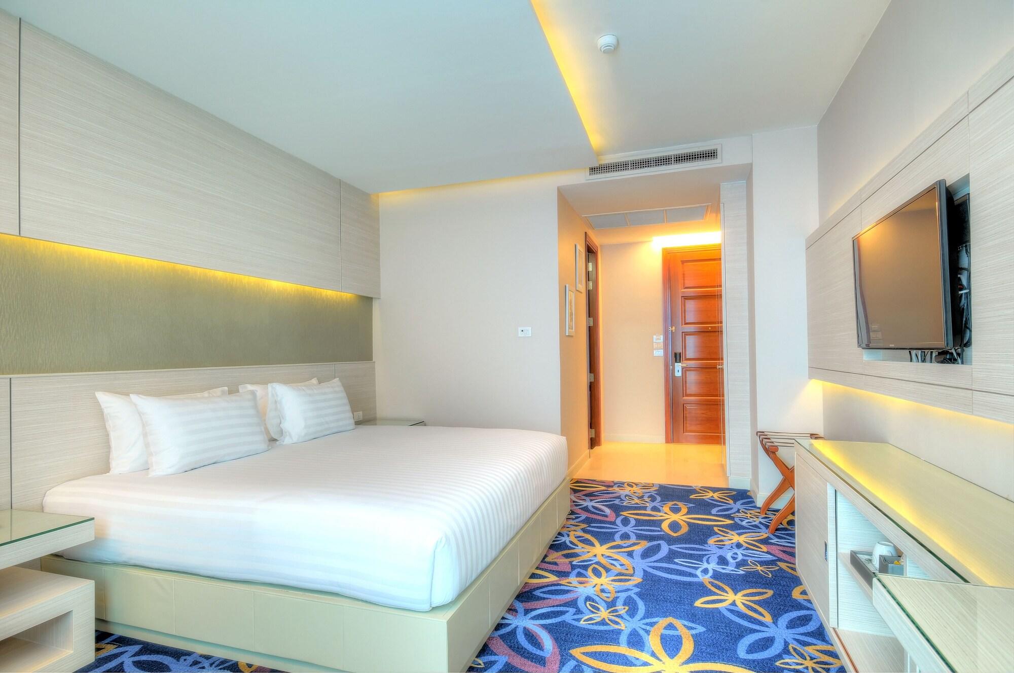 One One Bangkok Hotel Bagian luar foto