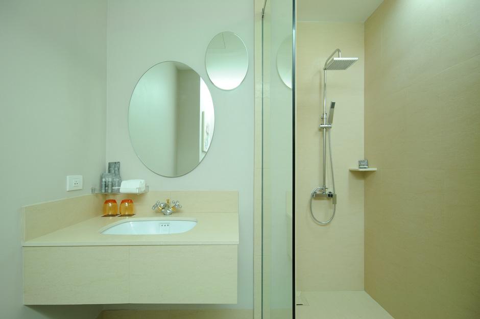 One One Bangkok Hotel Bagian luar foto
