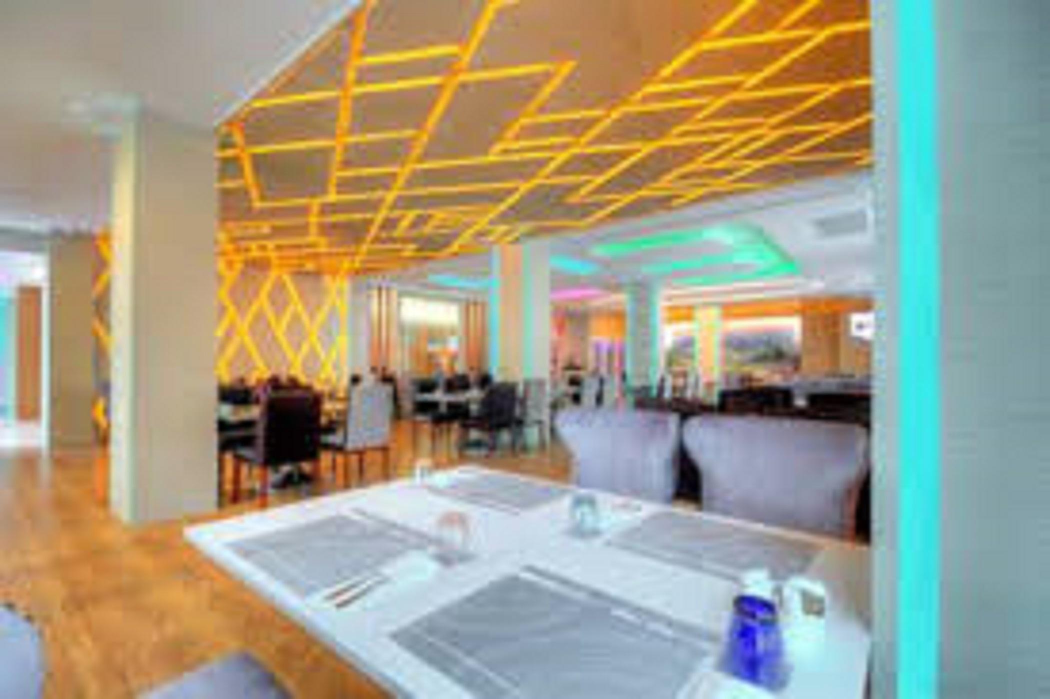 One One Bangkok Hotel Bagian luar foto