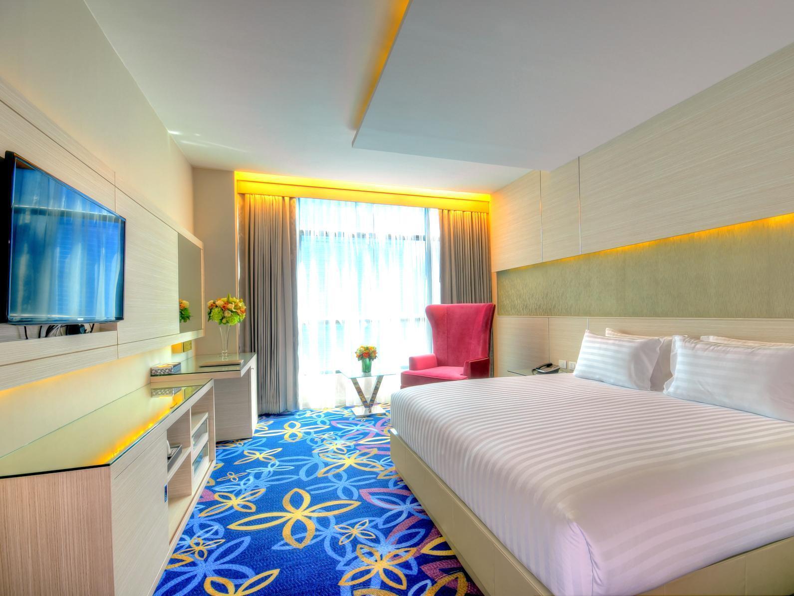 One One Bangkok Hotel Bagian luar foto