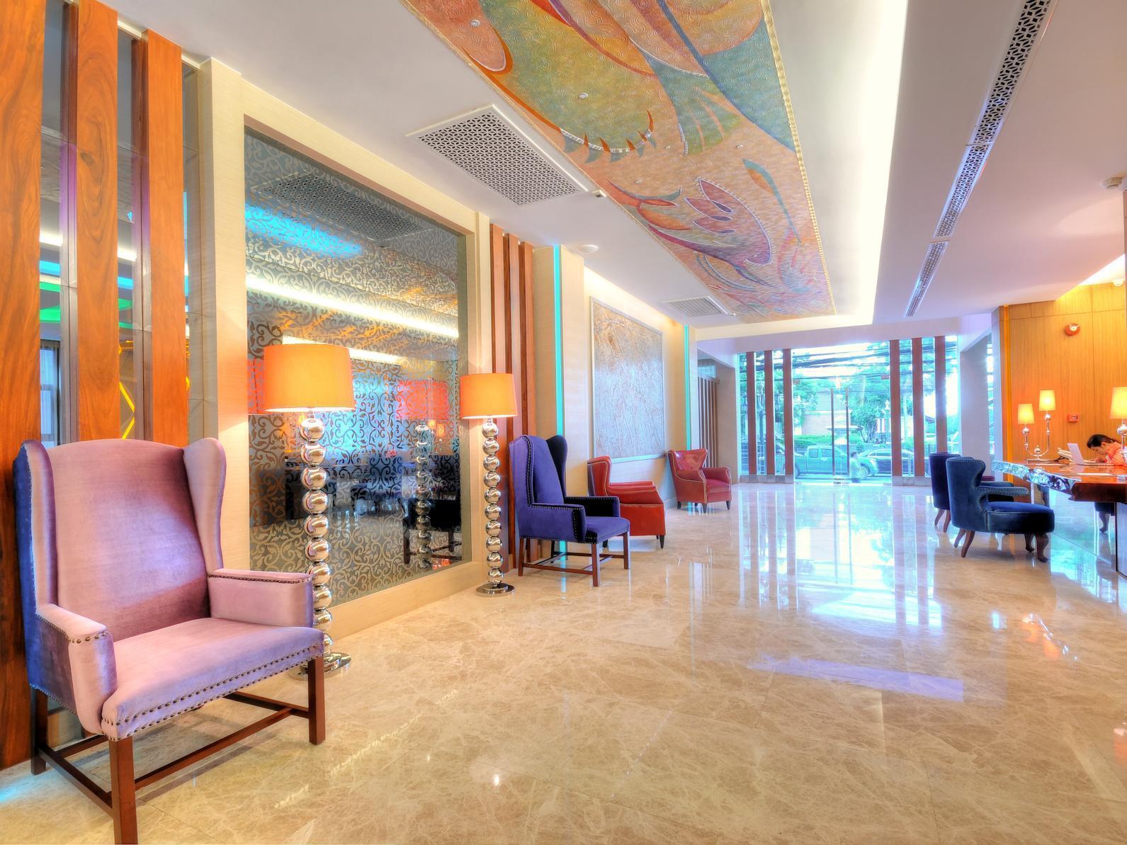 One One Bangkok Hotel Bagian luar foto