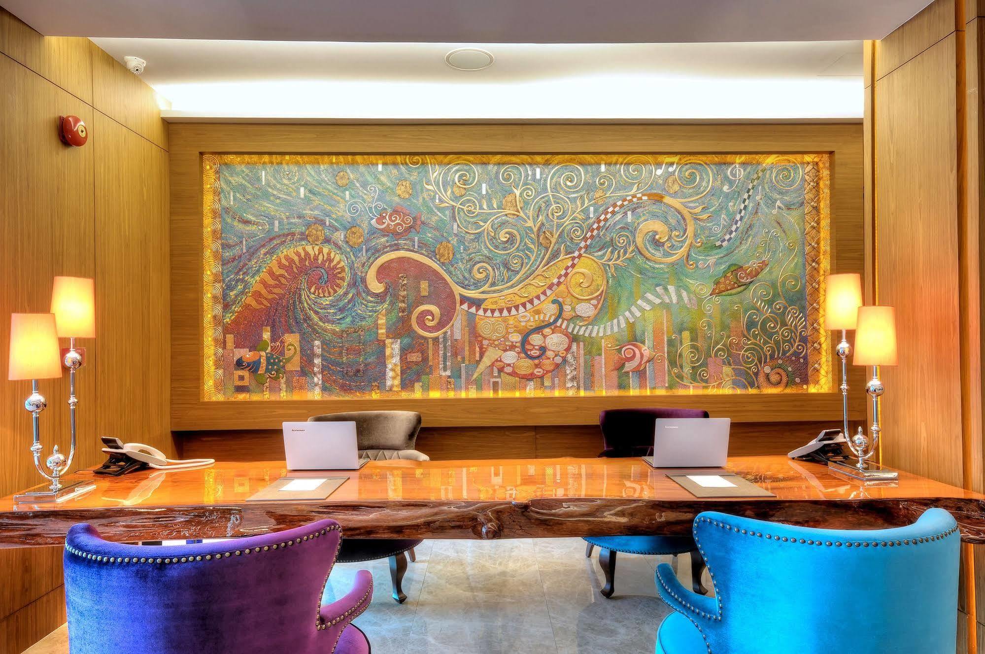 One One Bangkok Hotel Bagian luar foto